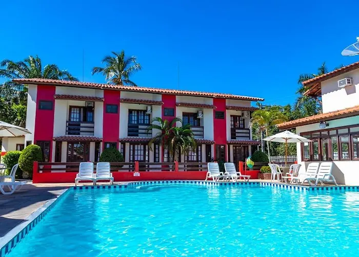 Condominio com piscina e ótima localização.