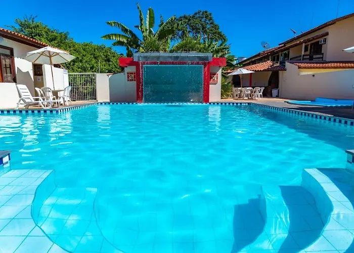 Condominio com piscina e ótima localização.